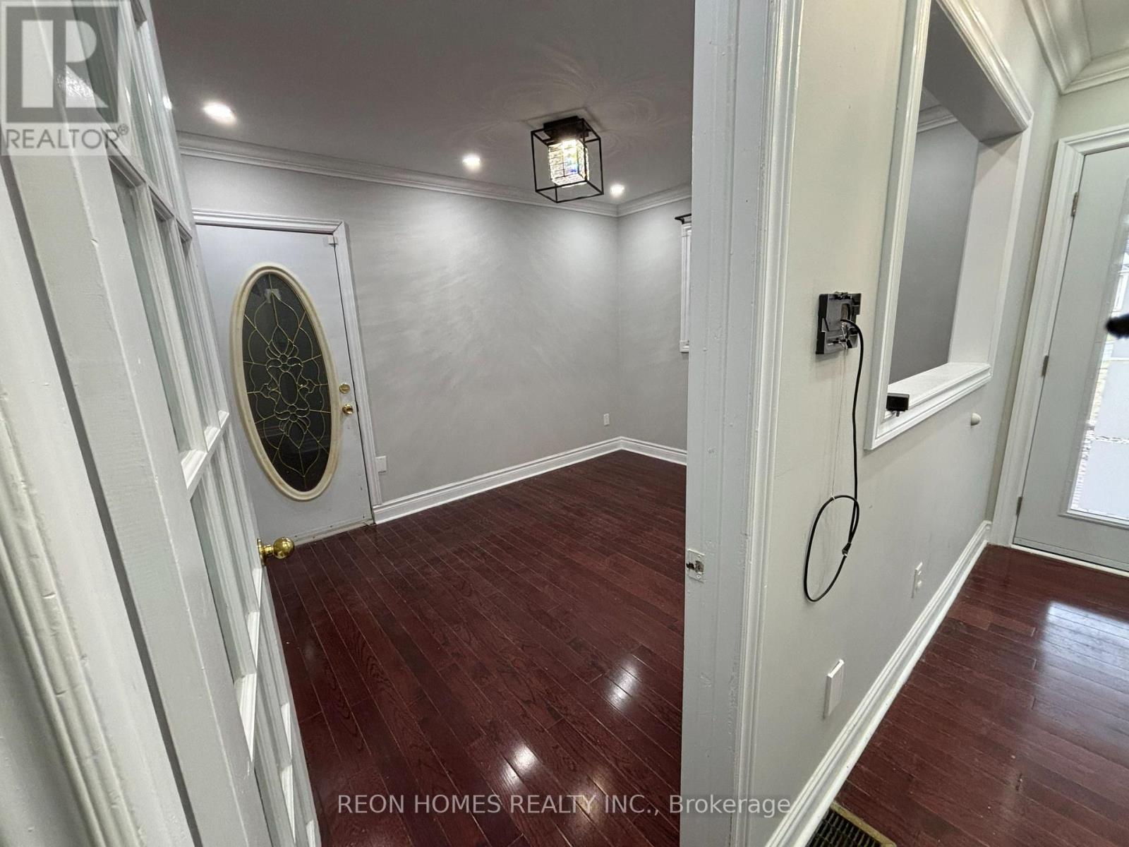 House – (MAIN) - 724 SHEPPARD AVENUE, Pickering – photo 5