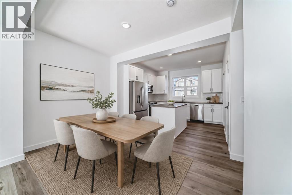 Row / Townhouse for Sale in 904, 30 Rochester View NW|Calgary, Alberta T3L0M8 2