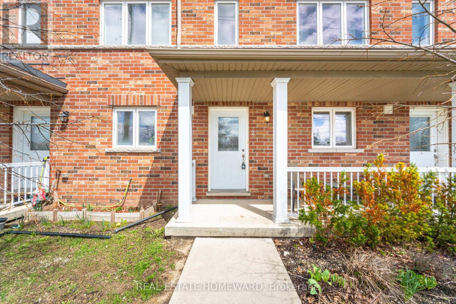 Row / Townhouse – 2 - 59 MCLAUGHLIN ROAD N, Brampton – photo 2