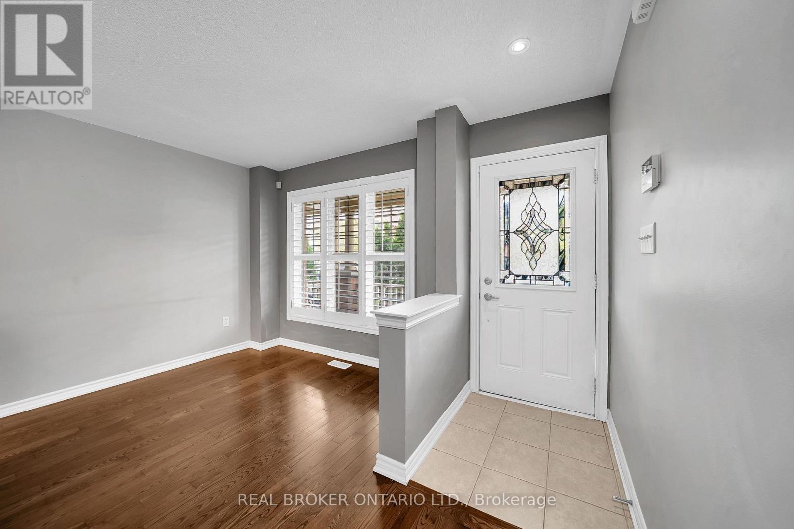 Row / Townhouse – 134 MCCREADY DRIVE, Milton – photo 3