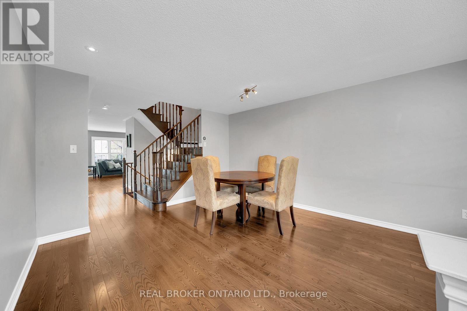 Row / Townhouse – 134 MCCREADY DRIVE, Milton – photo 4