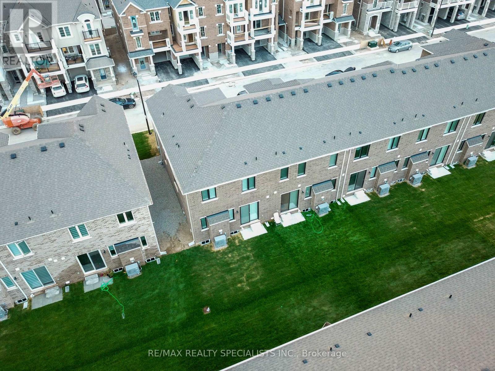 Row / Townhouse – 1696 DANCE COURT, Milton – photo 4