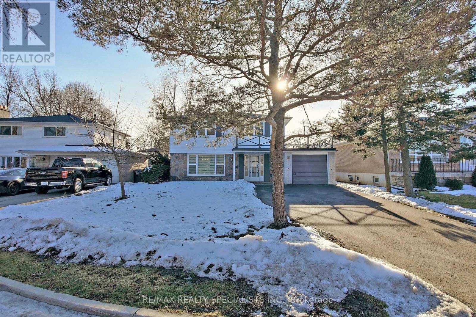 House – 5 NORVAL CRESCENT, Brampton – photo 2