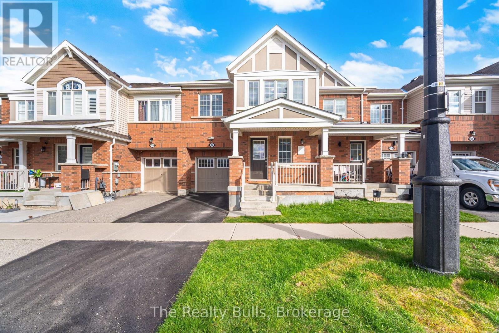 Row / Townhouse – 37 LOTHBURY DRIVE NW, Brampton – photo 3