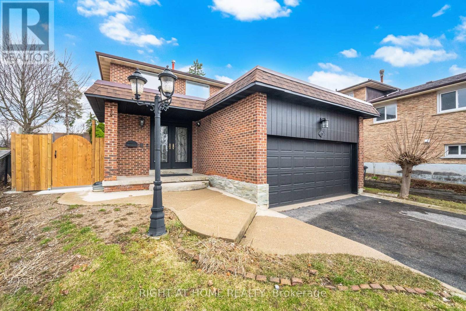 House – 20 PEPPERWOOD PLACE, Brampton – photo 4