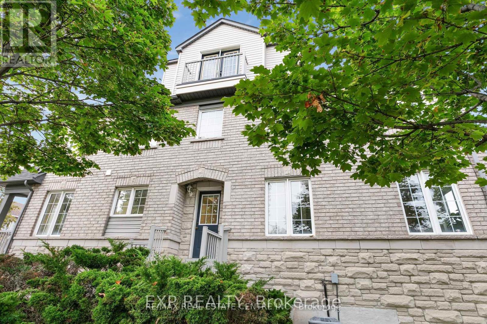 Row / Townhouse – 111 - 5260 MCFARREN BOULEVARD, Mississauga – photo 2