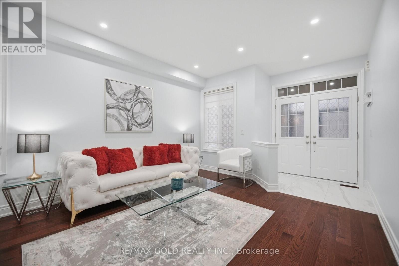 House – 11 SINATRA STREET, Brampton – photo 3