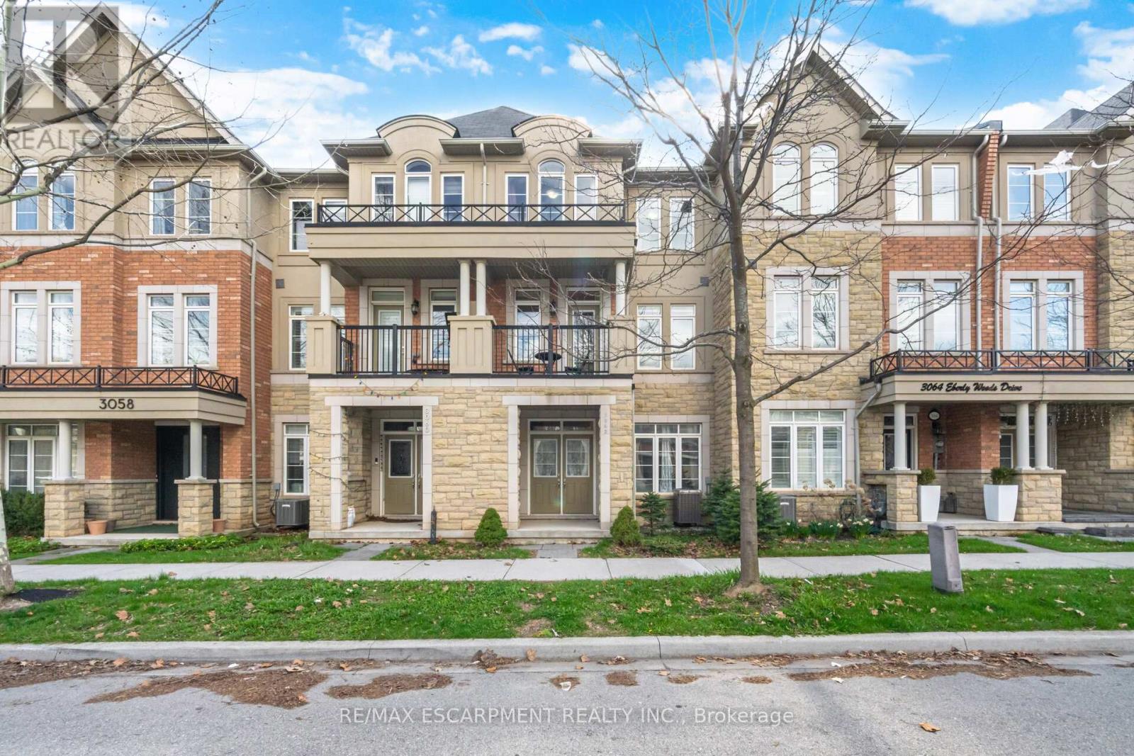 Row / Townhouse – 3062 EBERLY WOODS DRIVE, Oakville – photo 4