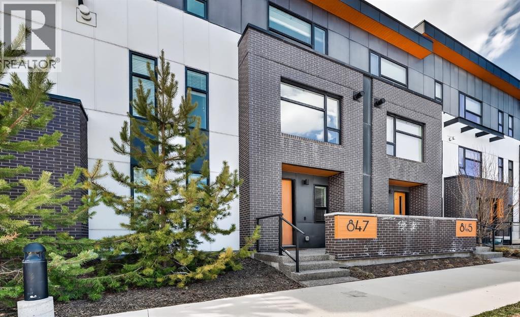 Row / Townhouse for Sale in 847 77 Street SW|Calgary, Alberta T3H6B2