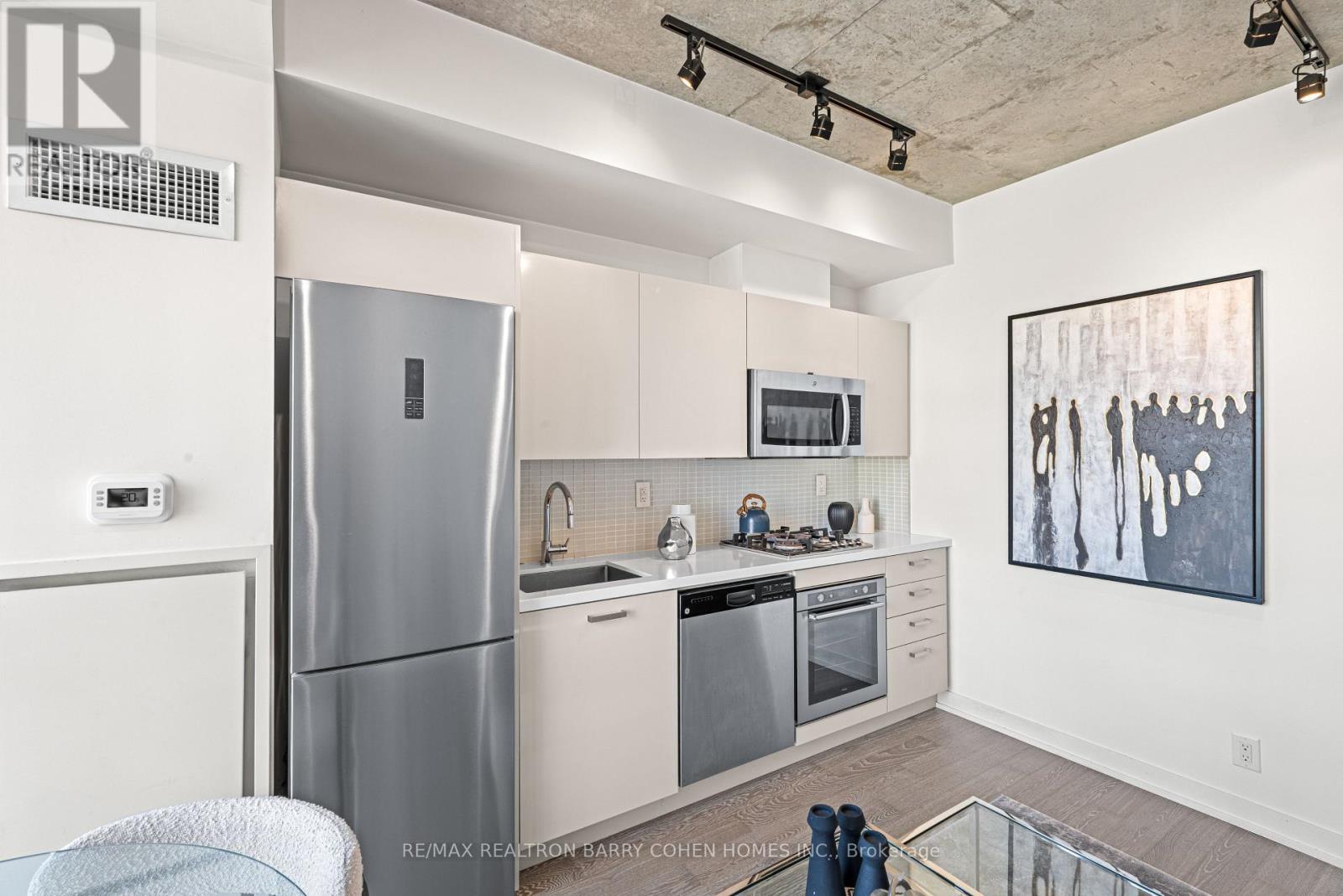 Apartment – 904 - 39 BRANT STREET, Toronto – photo 2