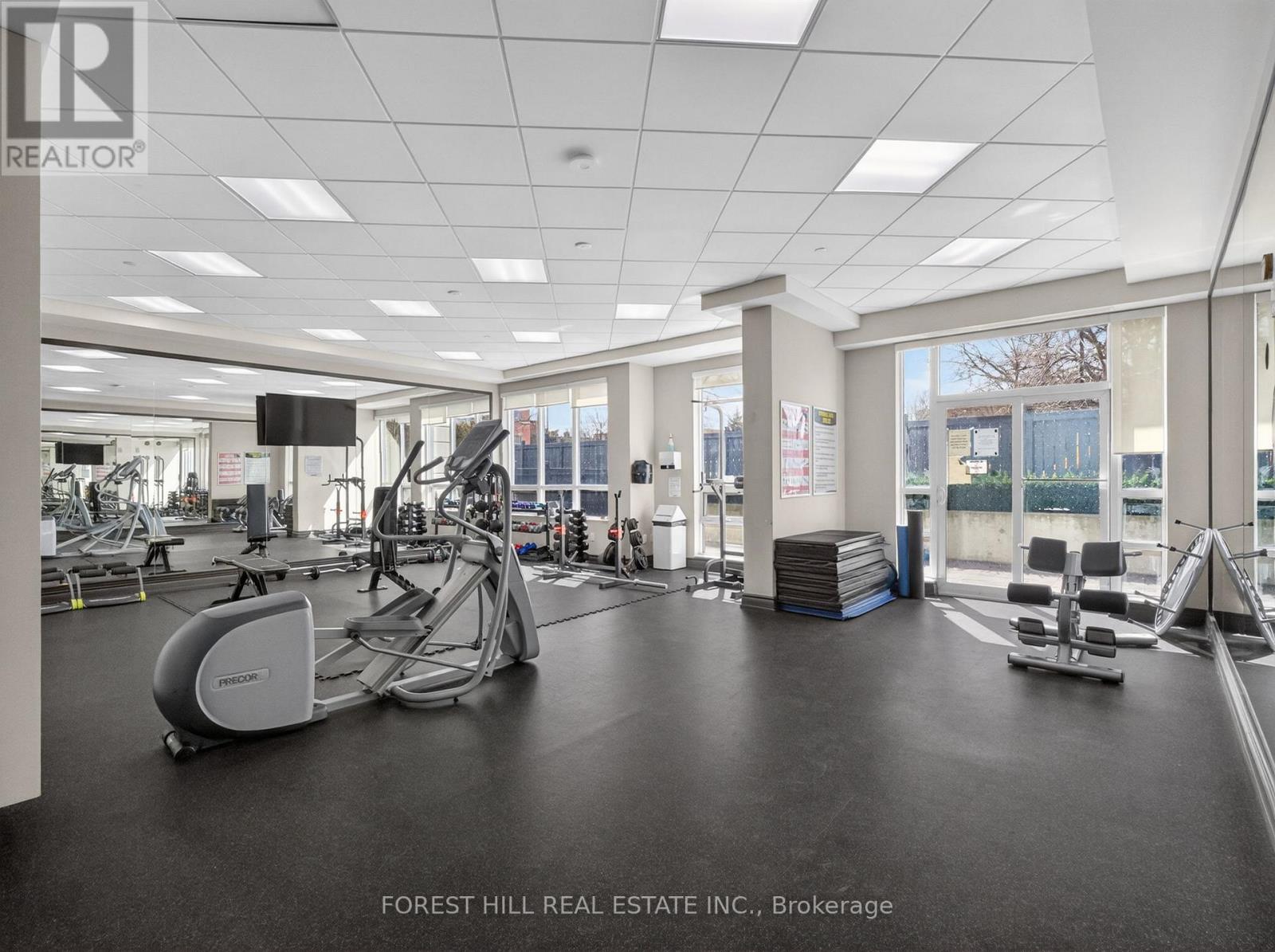 Apartment – 224 - 35 SARANAC BOULEVARD, Toronto – photo 2