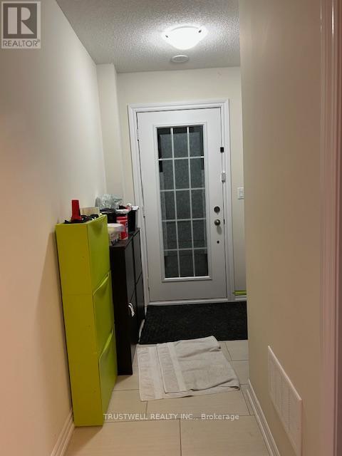 Row / Townhouse – 26 DELFT DRIVE, Markham – photo 4