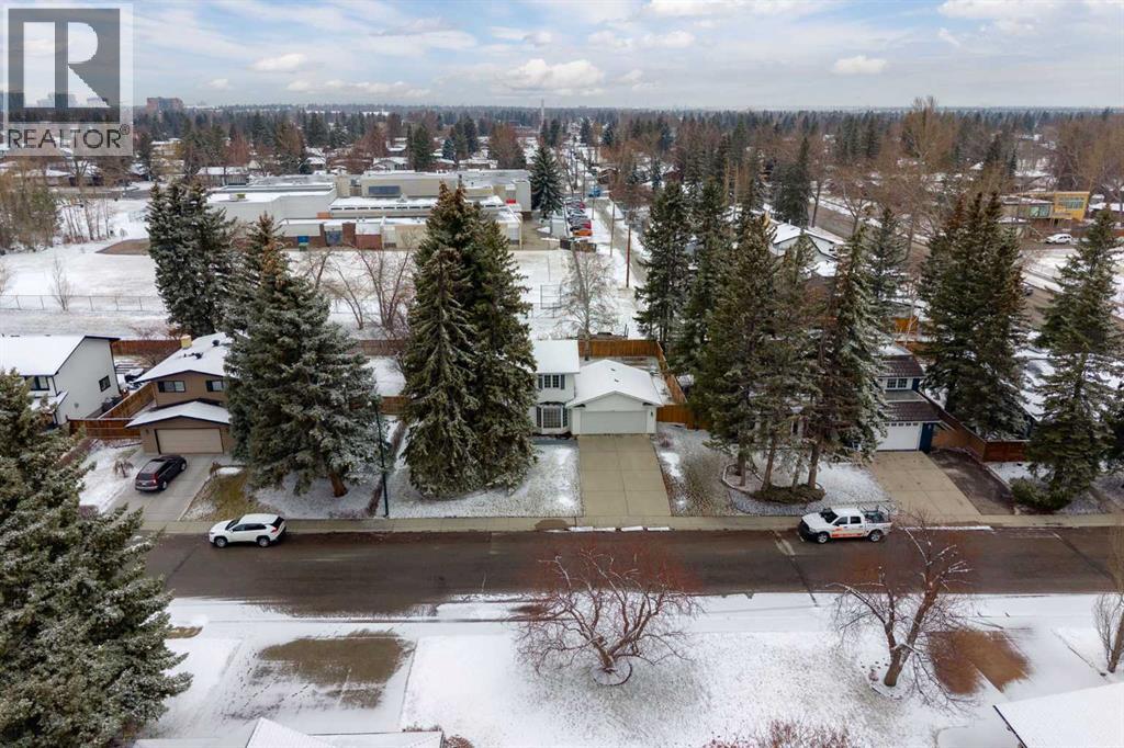 House for Sale in 356 Willow Ridge Place SE|Calgary, Alberta T2J1N4 3