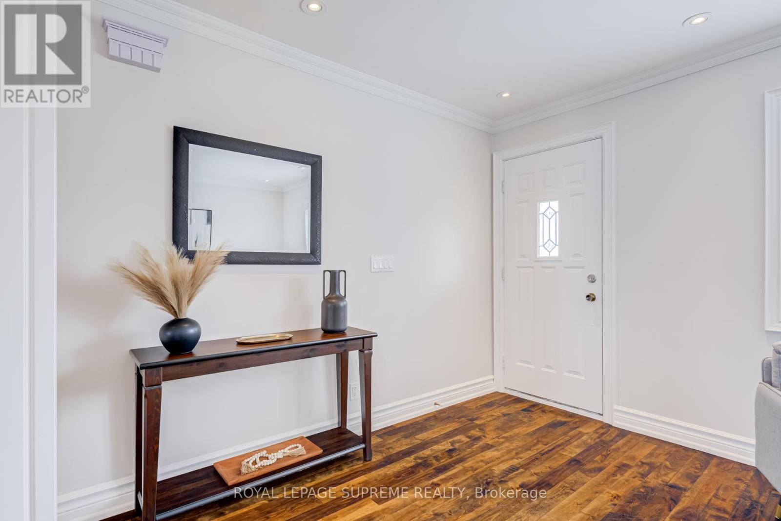 House – 18 FAIRWEATHER ROAD, Toronto – photo 5