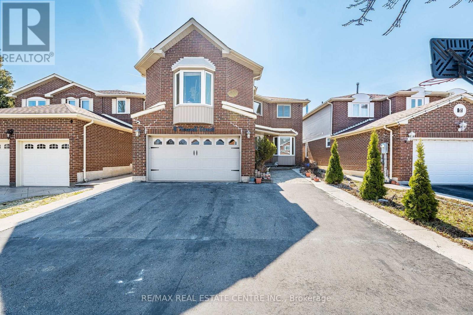 House – 4 HOWELL STREET, Brampton – photo 3