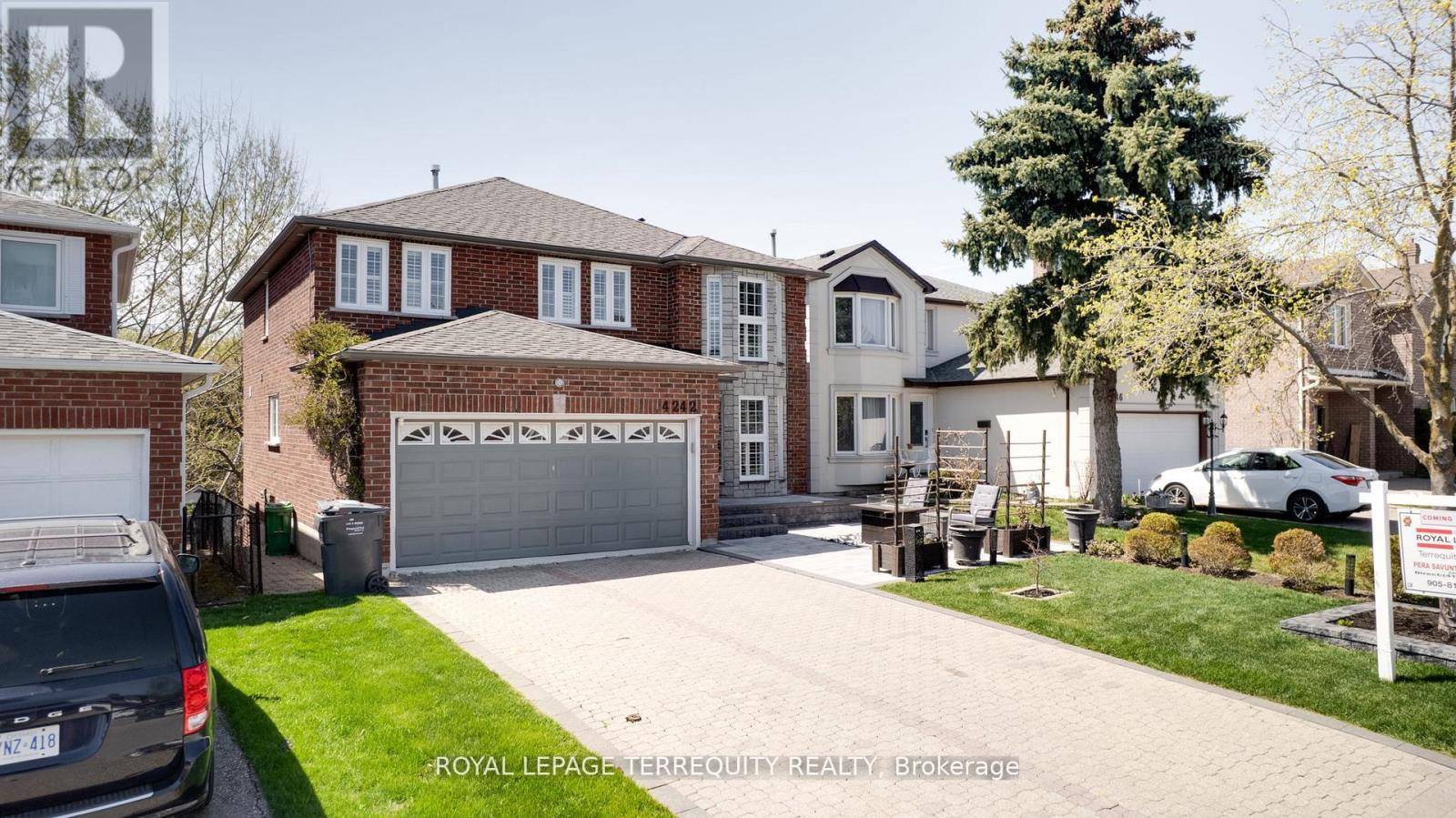 House – 4242 PETERSBURG CRESCENT, Mississauga – photo 2