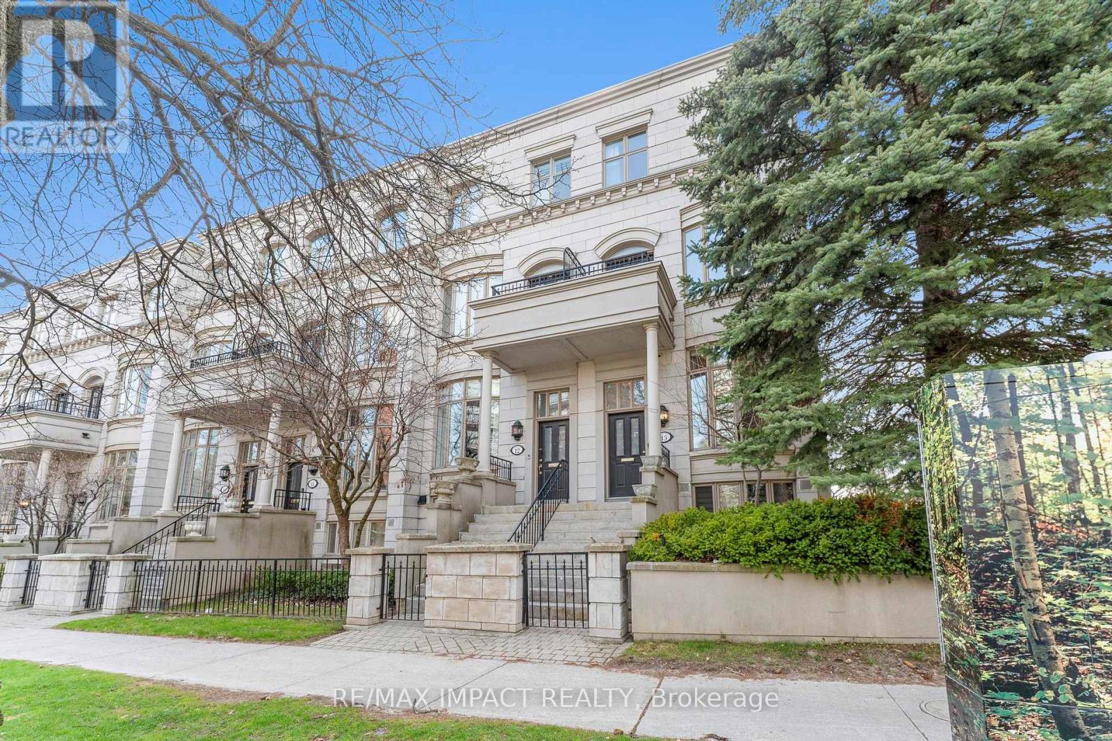 Row / Townhouse – 13 - 260 RUSSELL HILL ROAD, Toronto – photo 2