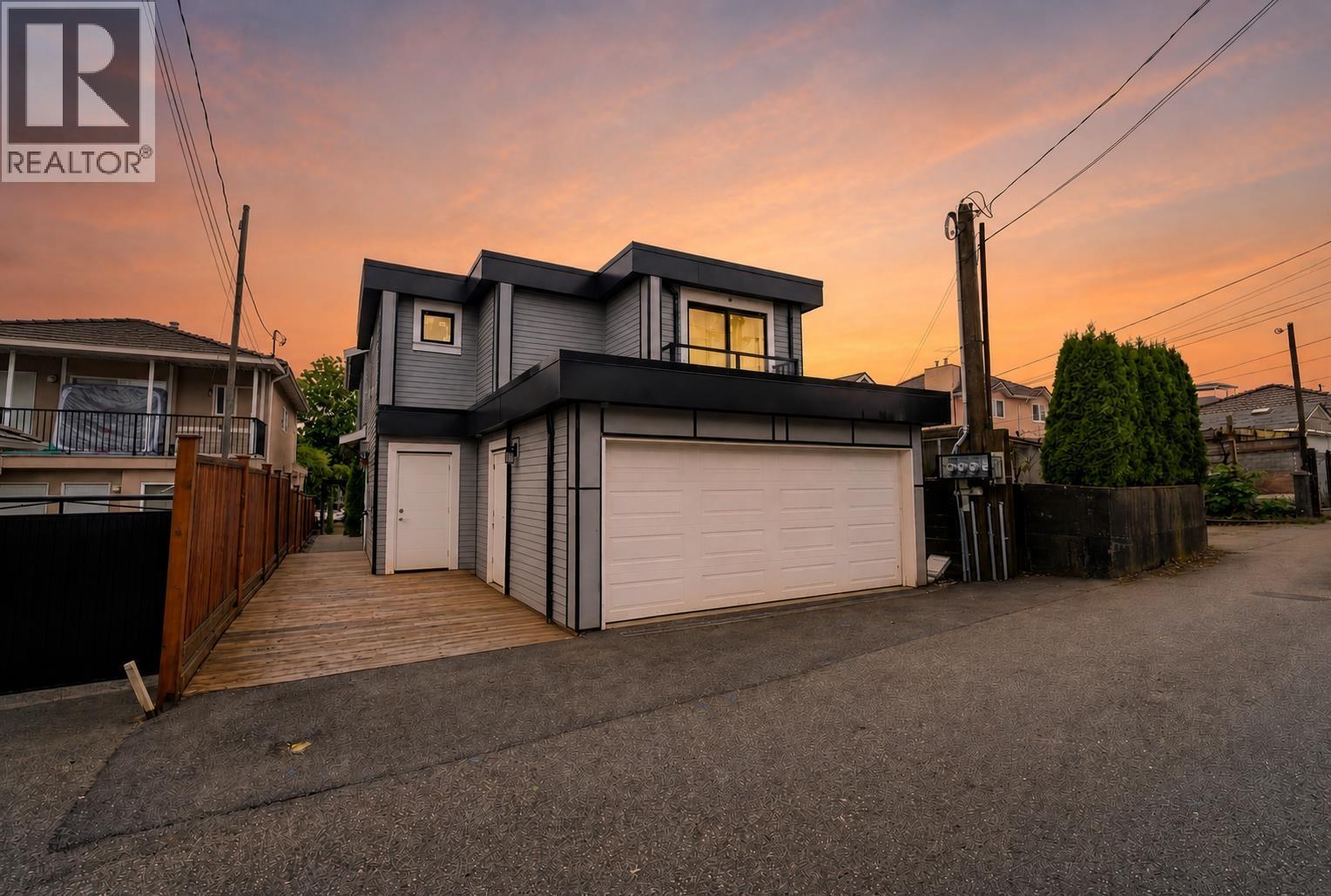 2885 E GEORGIA STREET|Vancouver, British Columbia V5K2K3
