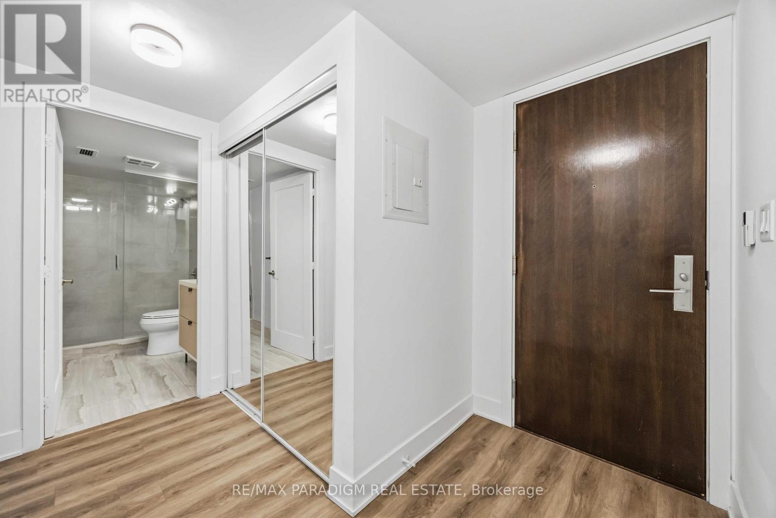 Apartment – 219 - 20 BLUE JAYS WAY, Toronto – photo 3