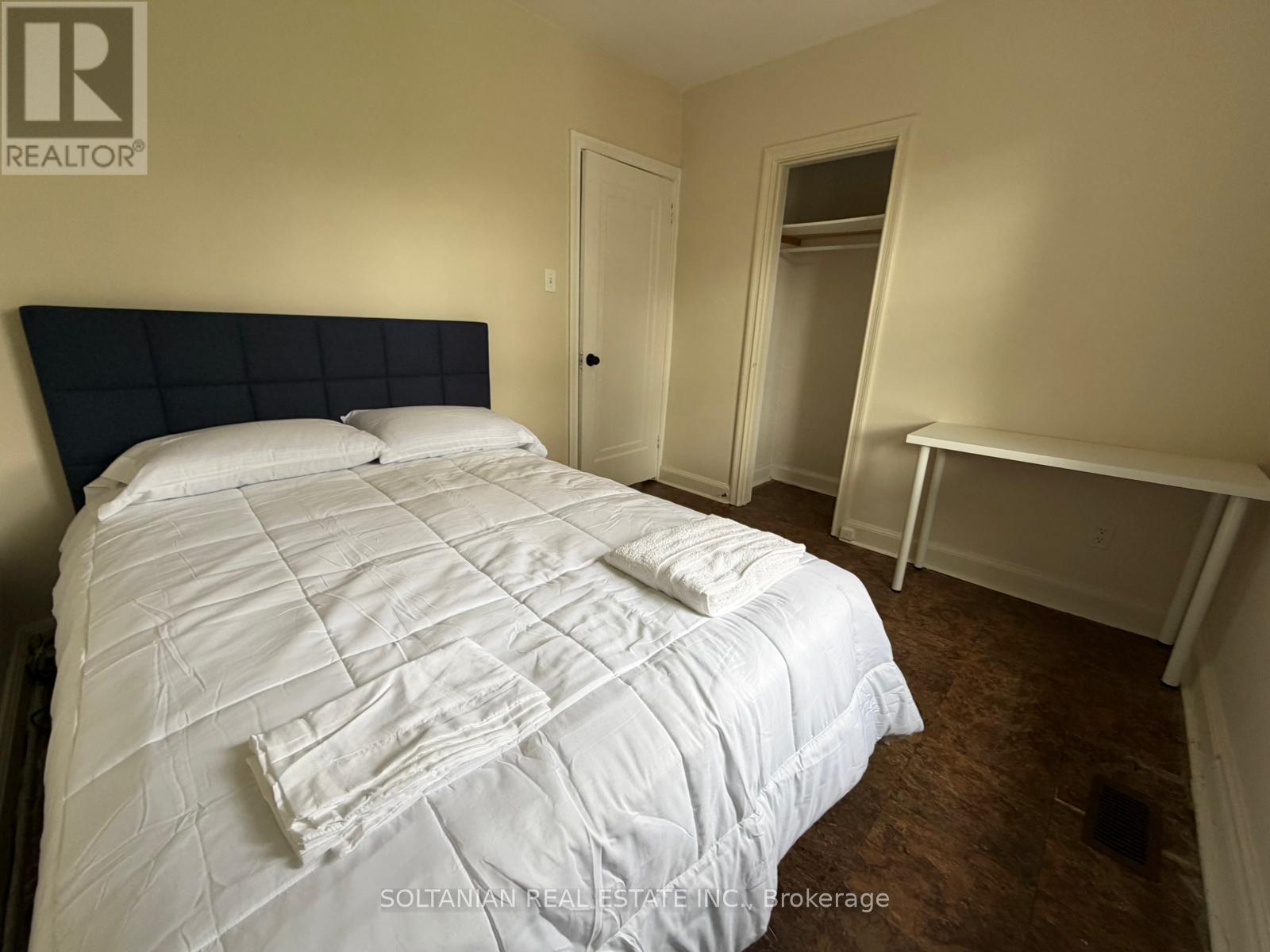 House – 197 FINCH AVENUE E, Toronto – photo 4