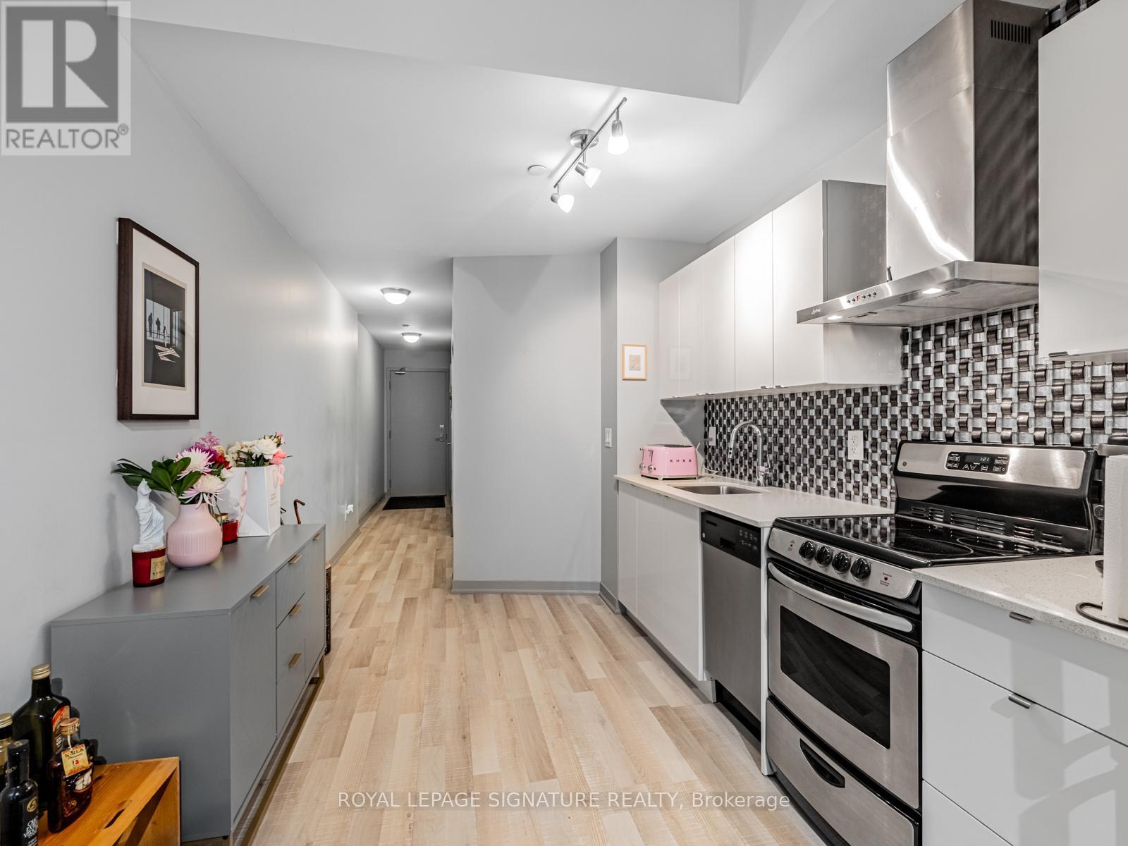 Apartment – 202 - 51 EAST LIBERTY STREET, Toronto – photo 2