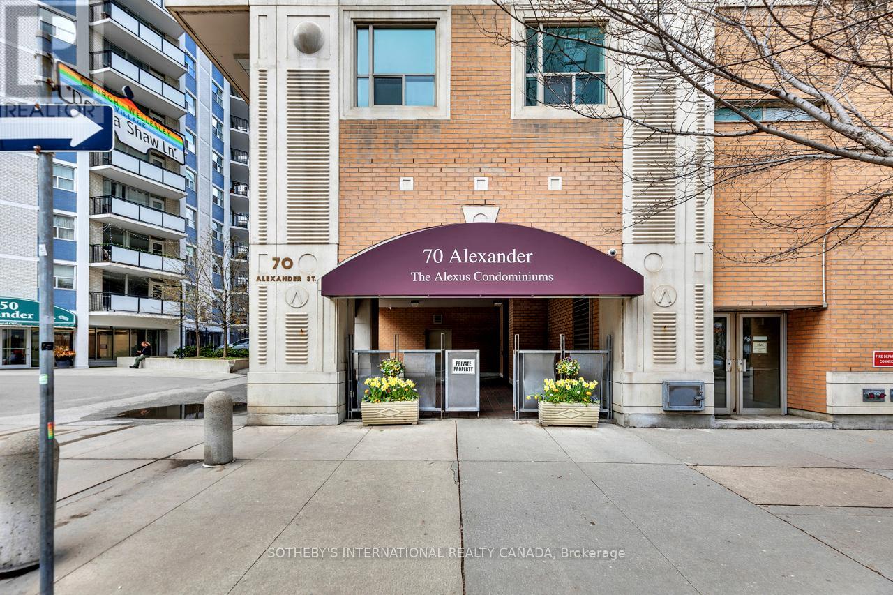 Single Family – 207 - 70 ALEXANDER STREET, Toronto – photo 2