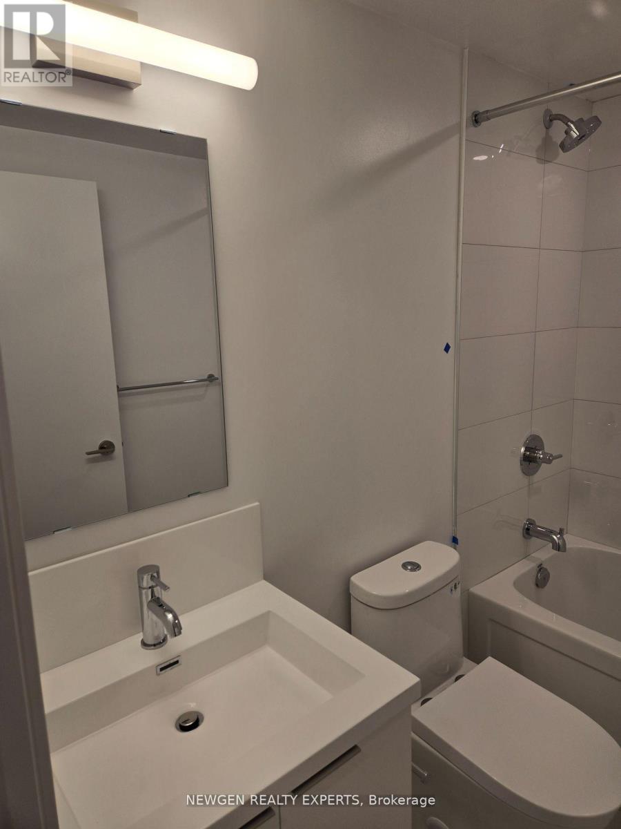 Apartment – 1705 - 238 SIMCOE STREET, Toronto – photo 2