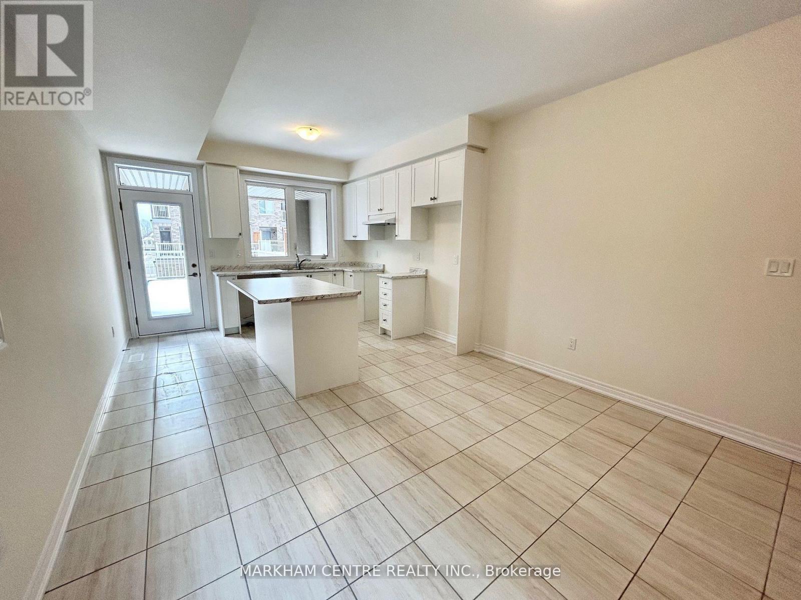 Row / Townhouse – 939 CROWSNEST HOLLOW, Pickering – photo 4
