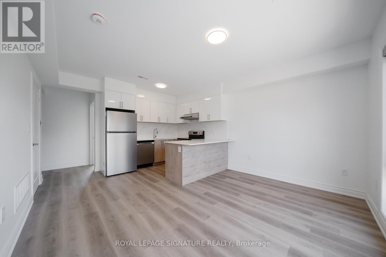 Fourplex – 4 - 2052 PHARMACY AVENUE, Toronto – photo 2