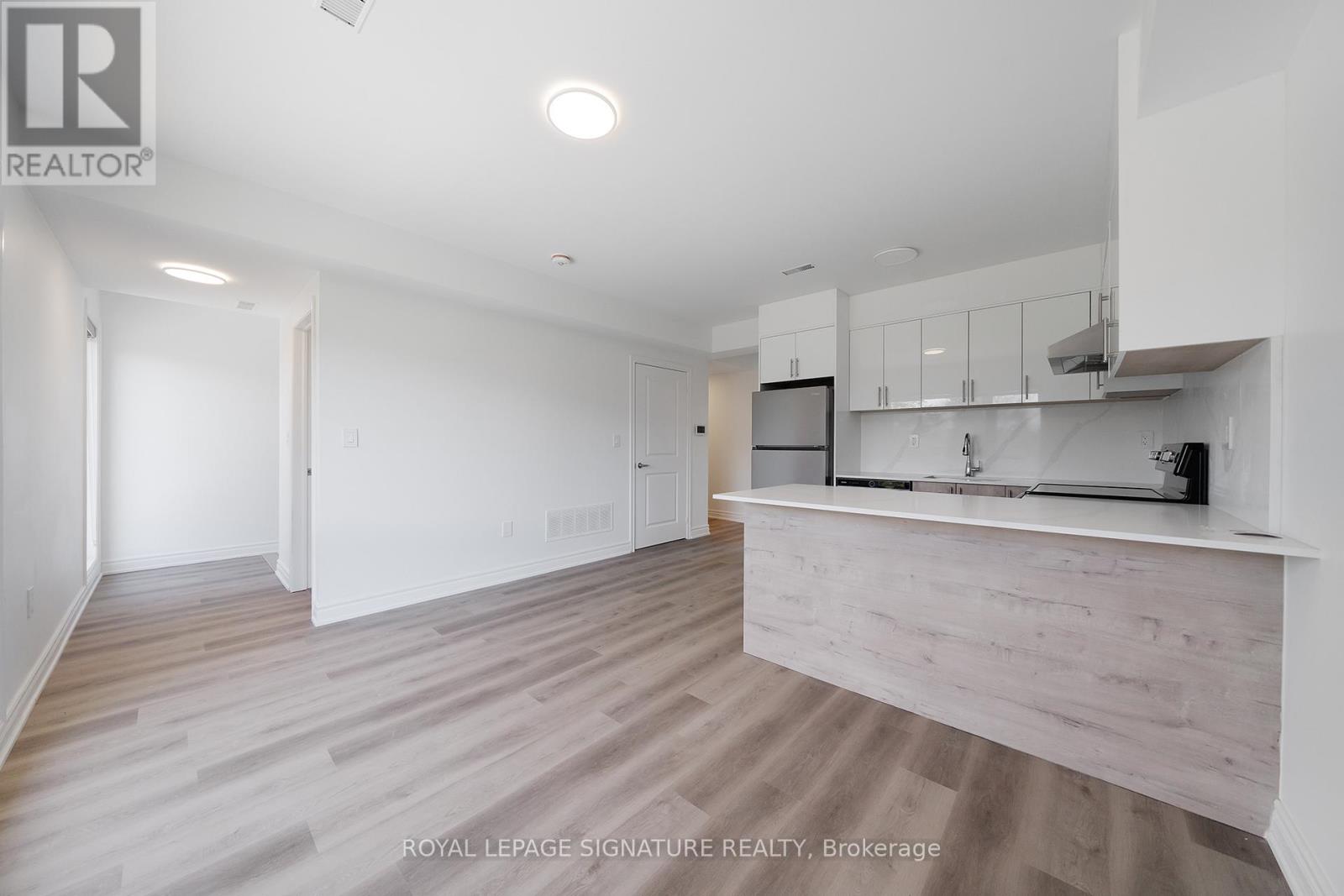 Fourplex – 4 - 2052 PHARMACY AVENUE, Toronto – photo 3