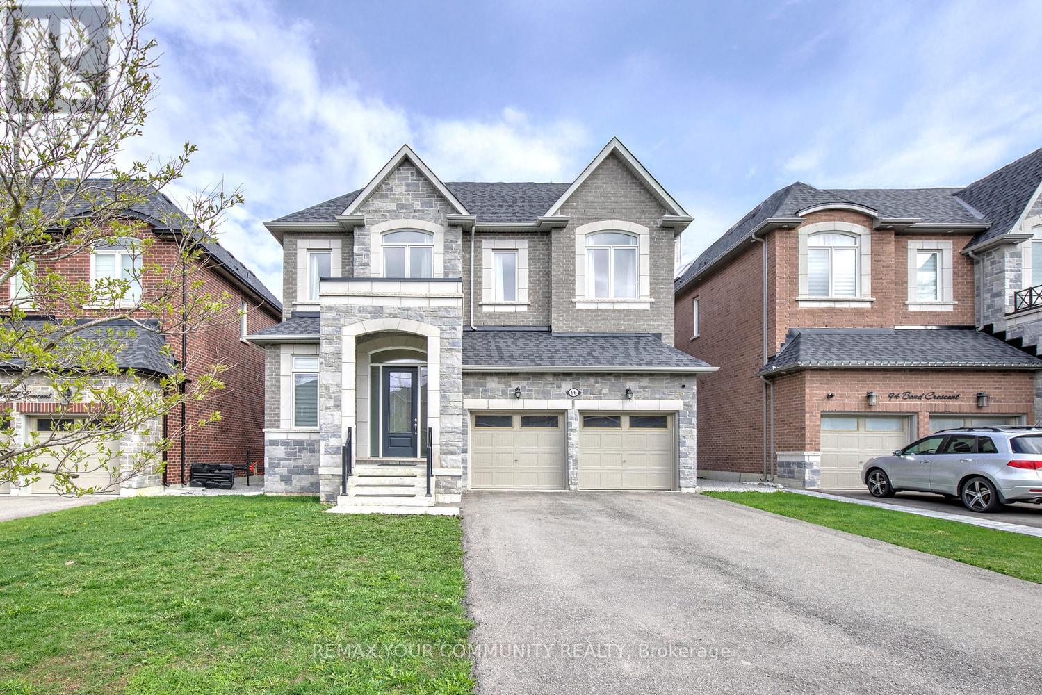 House – 96 BOND CRESCENT, Richmond Hill – photo 1