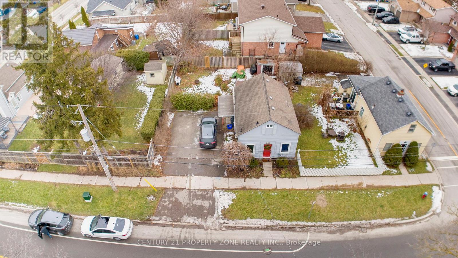 House – 262 PINE STREET, Milton – photo 2
