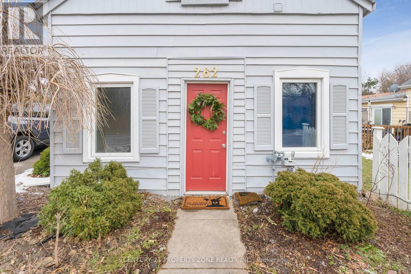 House – 262 PINE STREET, Milton – photo 4