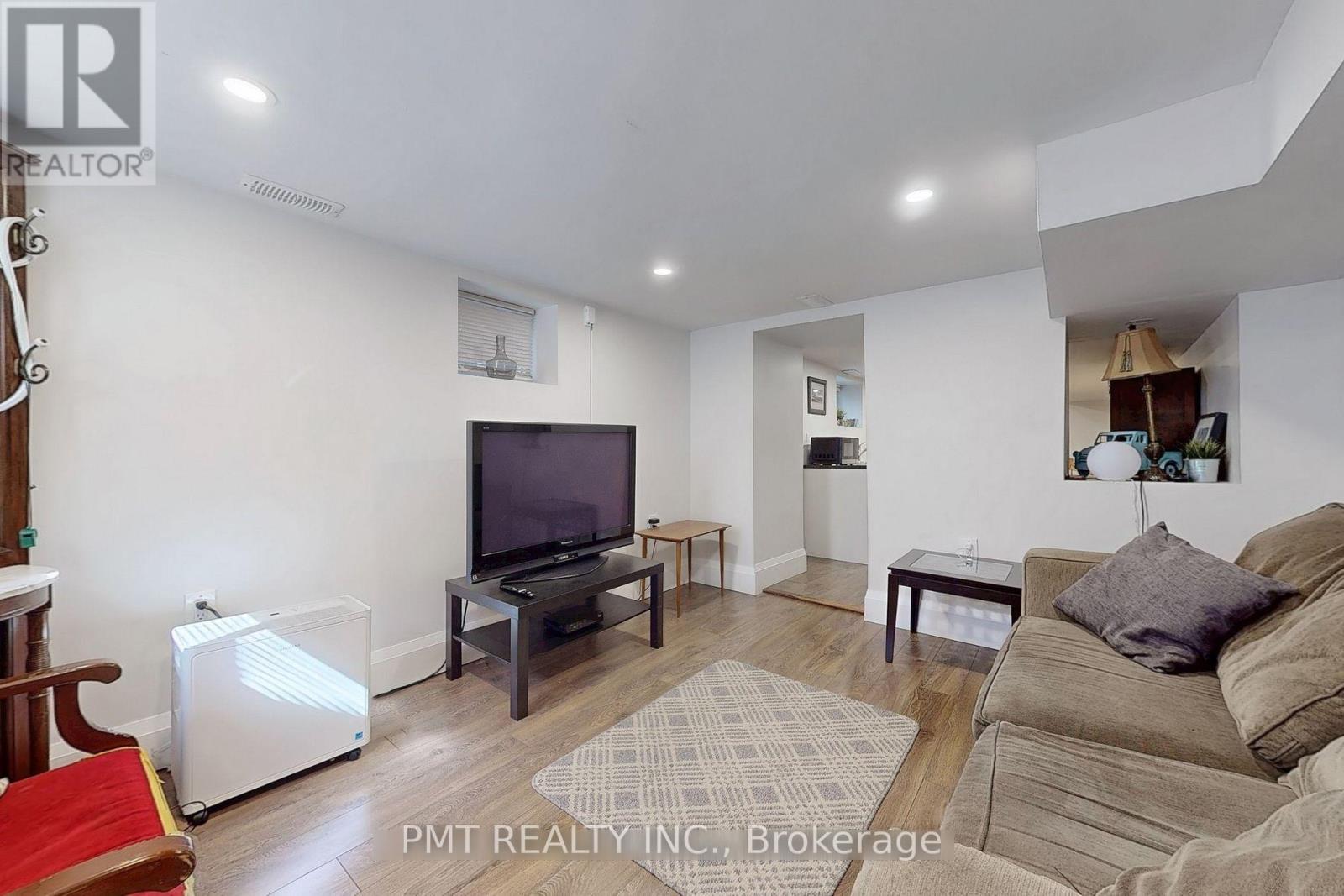 Duplex – BSMT - 232 LAUGHTON AVENUE, Toronto – photo 3
