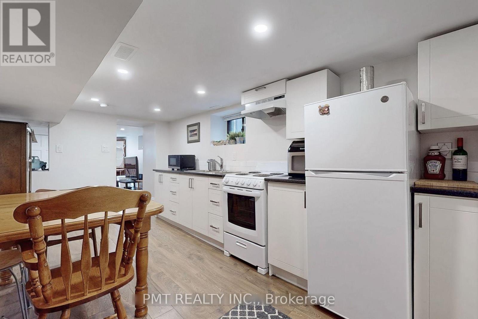 Duplex – BSMT - 232 LAUGHTON AVENUE, Toronto – photo 5