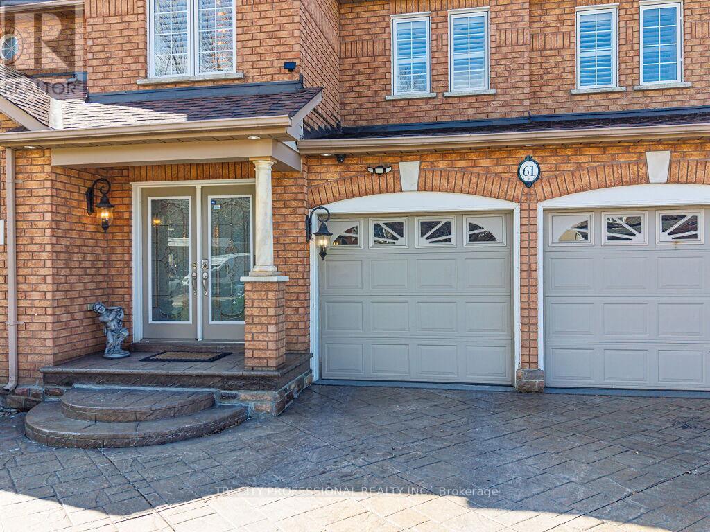 House – 61 WOODVALLEY DRIVE, Brampton – photo 2