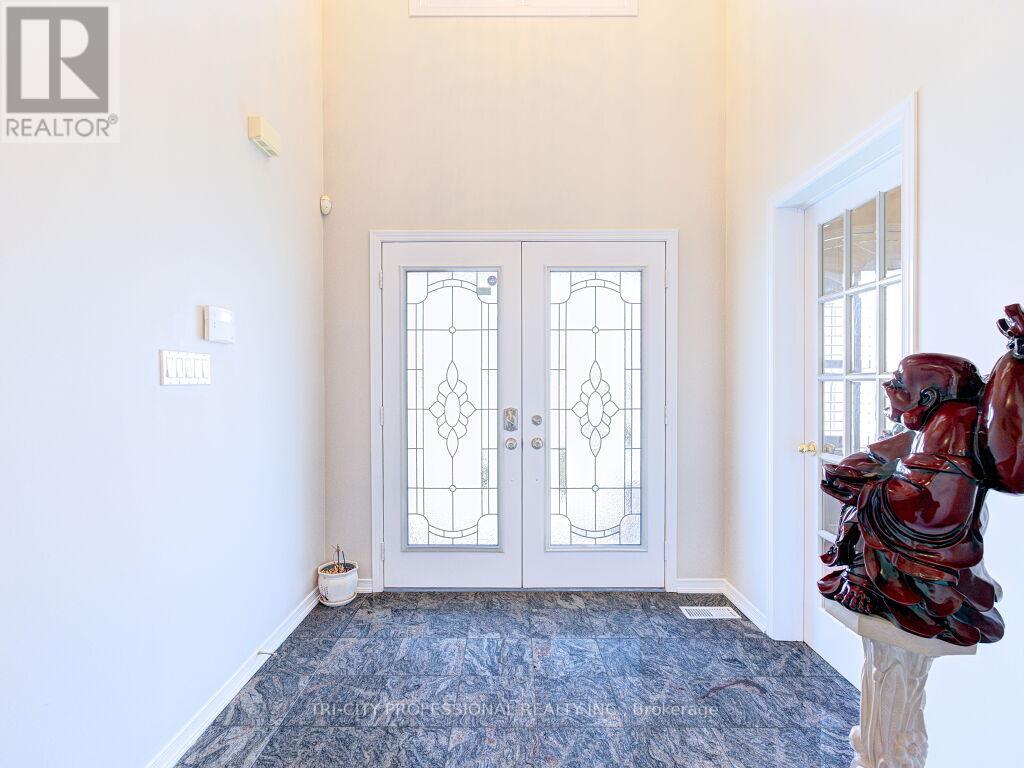 House – 61 WOODVALLEY DRIVE, Brampton – photo 5