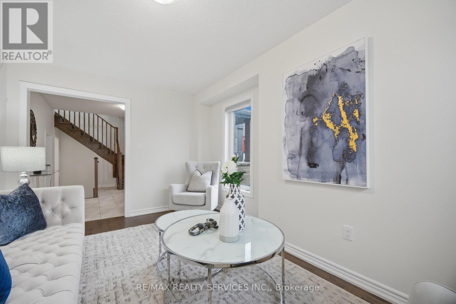 Row / Townhouse – 68 DONALD FICHT CRESCENT, Brampton – photo 5