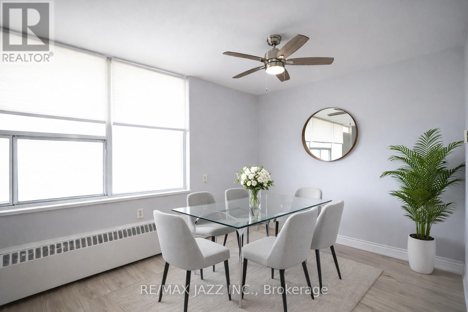 Apartment – 1008 - 10 PARKWAY FOREST DRIVE, Toronto – photo 5