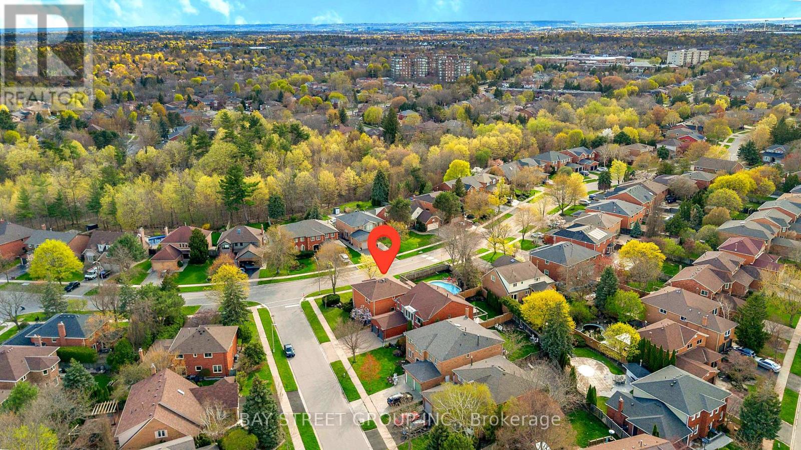 House – 1305 MONKS PASSAGE, Oakville – photo 3