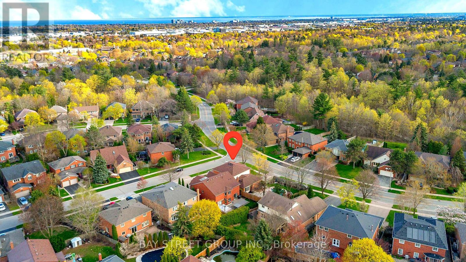 House – 1305 MONKS PASSAGE, Oakville – photo 4