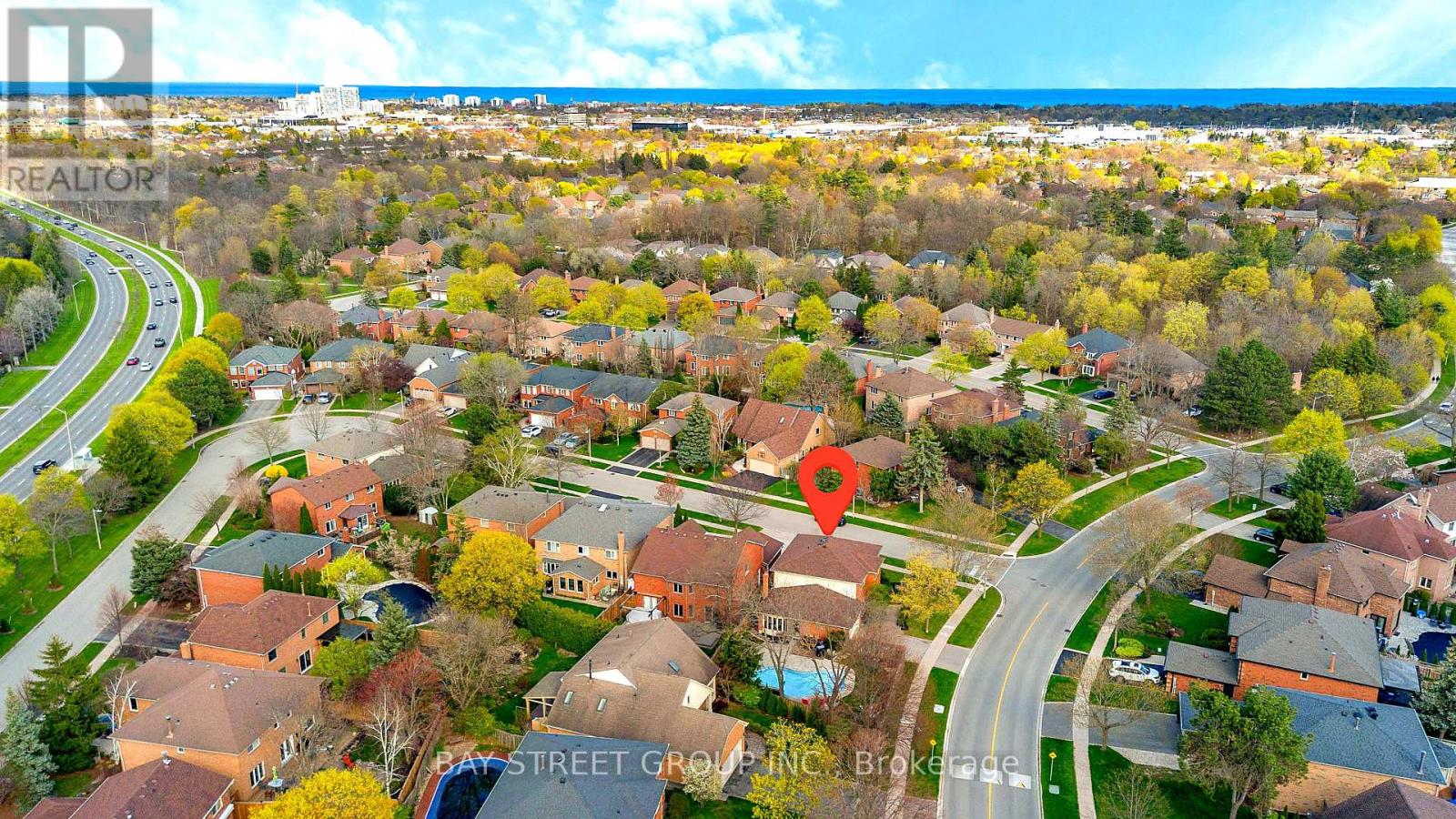 House – 1305 MONKS PASSAGE, Oakville – photo 5