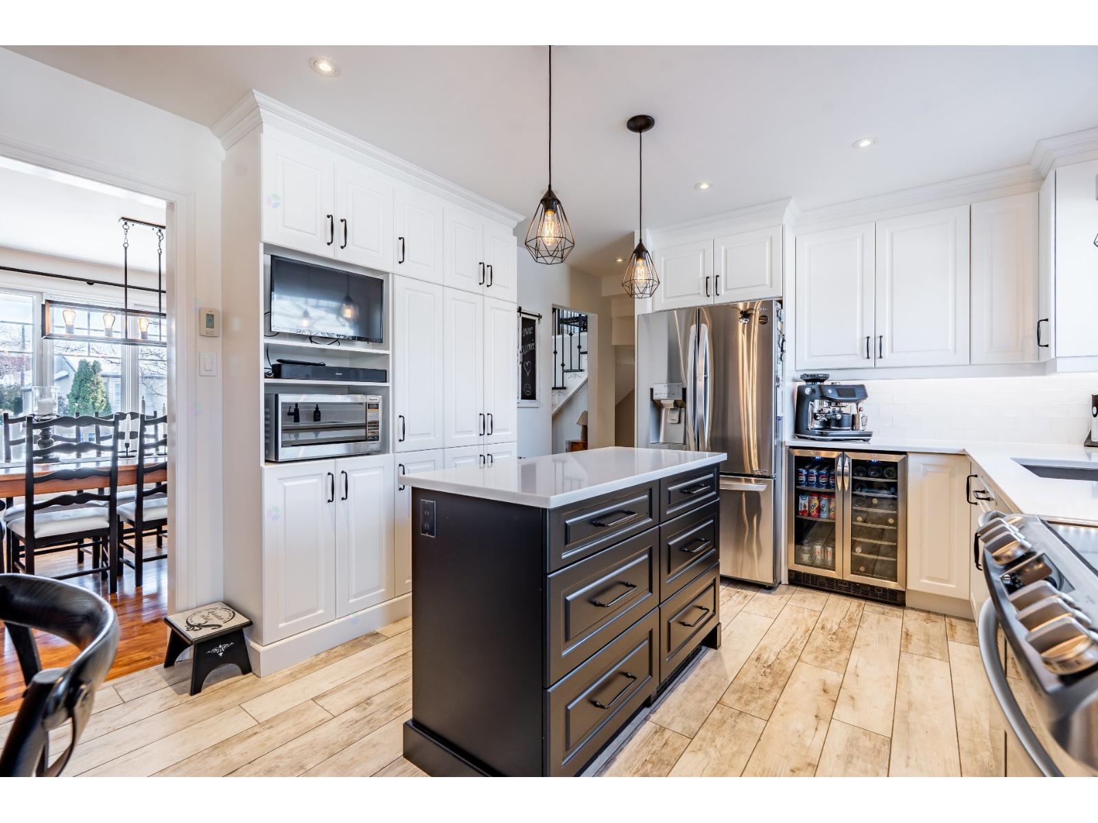 For sale: 1092 Rue Gilles, Laval (Fabreville), Quebec H7P4T2 - 23939785 ...