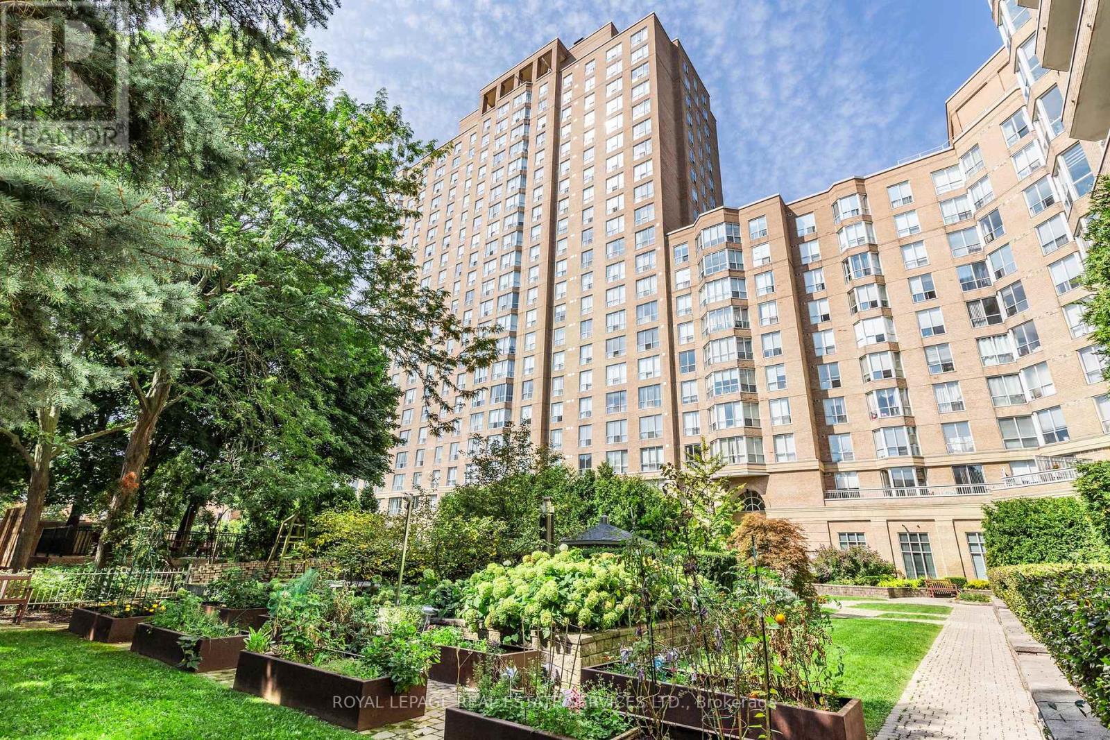 Apartment – 202 - 11 THORNCLIFFE PARK DRIVE, Toronto – photo 5