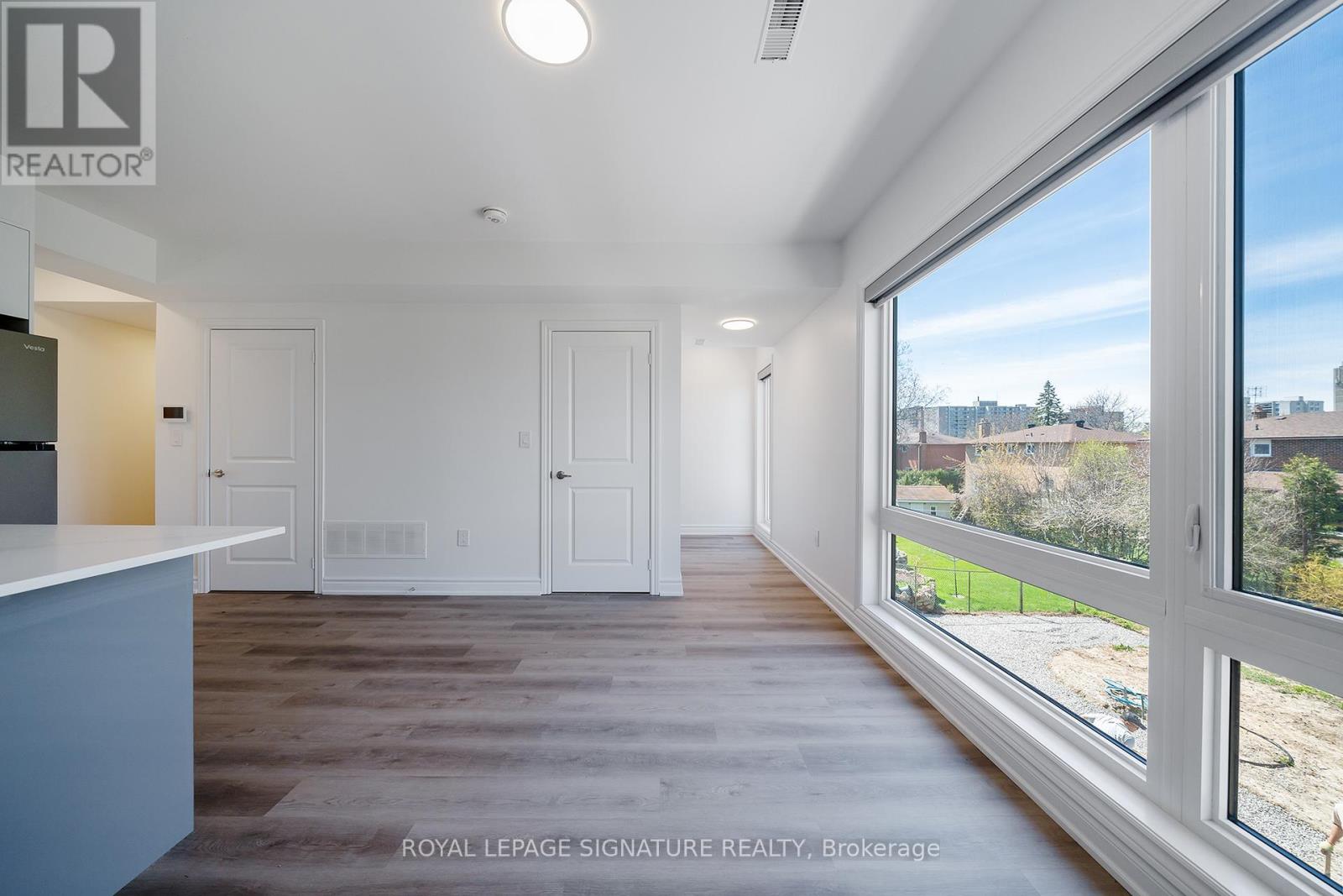 Fourplex – 3 - 2052 PHARMACY AVENUE, Toronto – photo 2