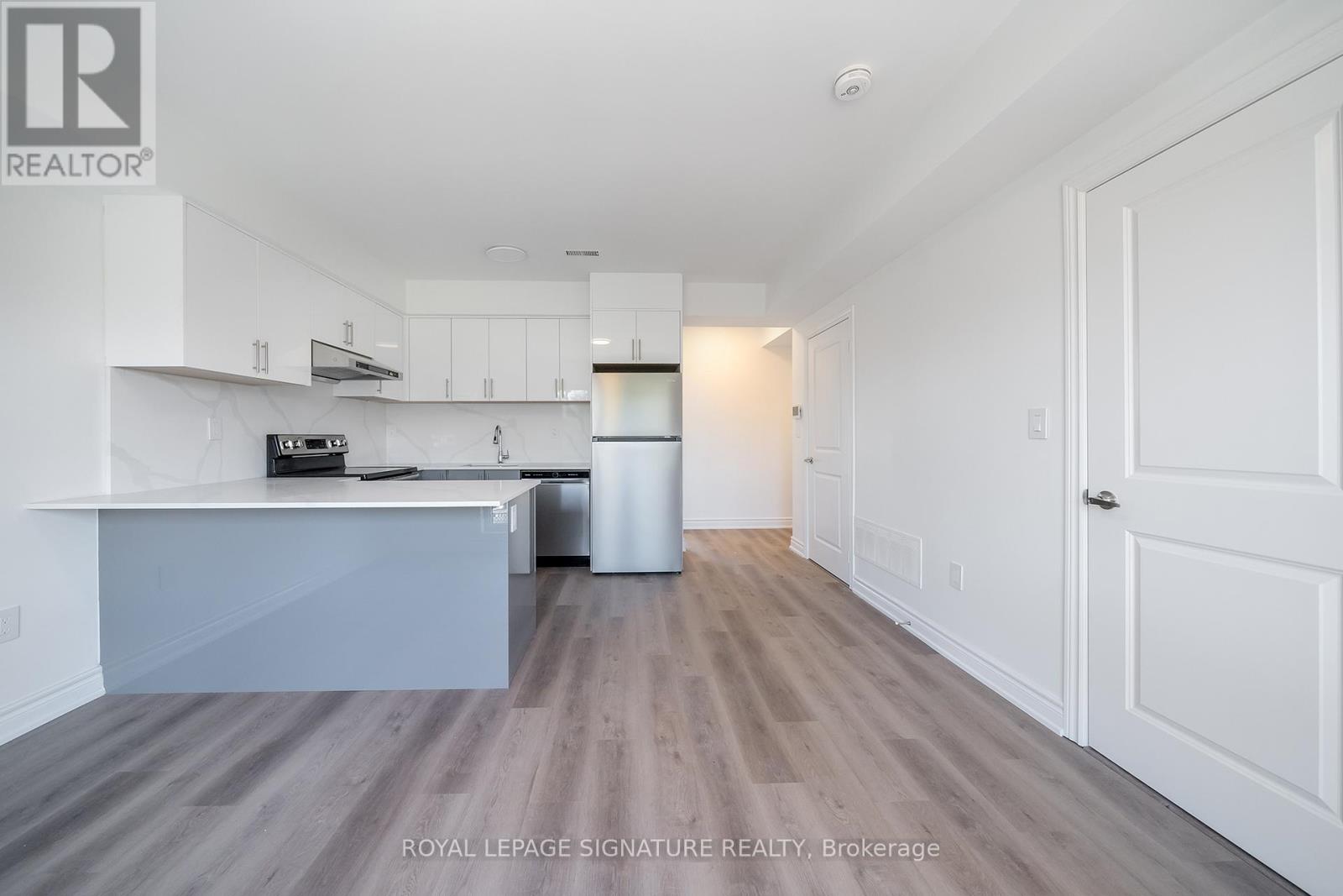 Fourplex – 3 - 2052 PHARMACY AVENUE, Toronto – photo 3