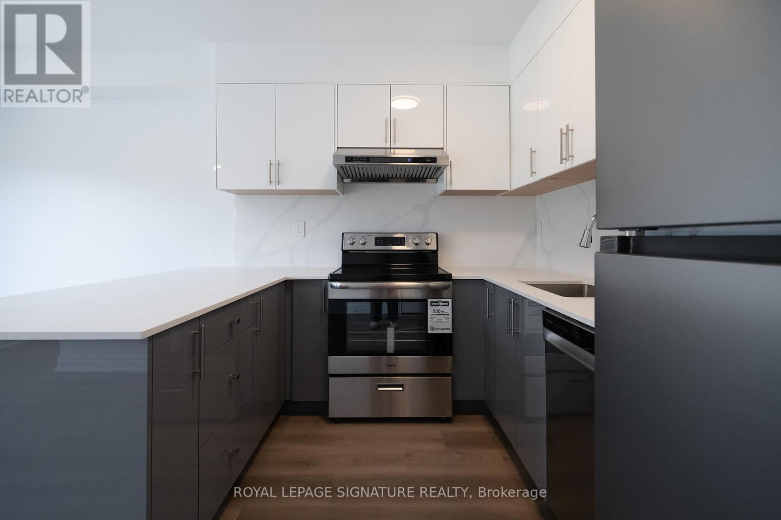 Fourplex – 1 - 2052 PHARMACY AVENUE, Toronto – photo 2