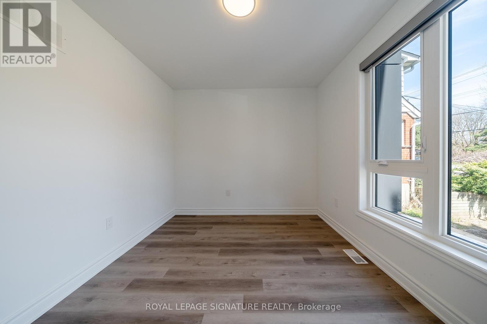 Fourplex – 1 - 2052 PHARMACY AVENUE, Toronto – photo 4