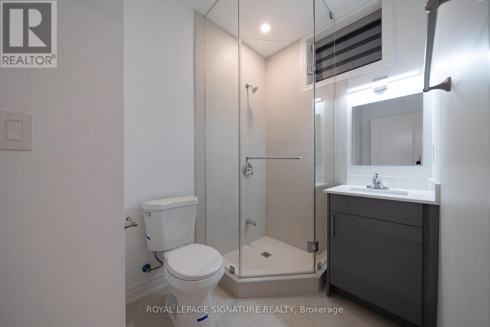 Fourplex – 1 - 2052 PHARMACY AVENUE, Toronto – photo 5