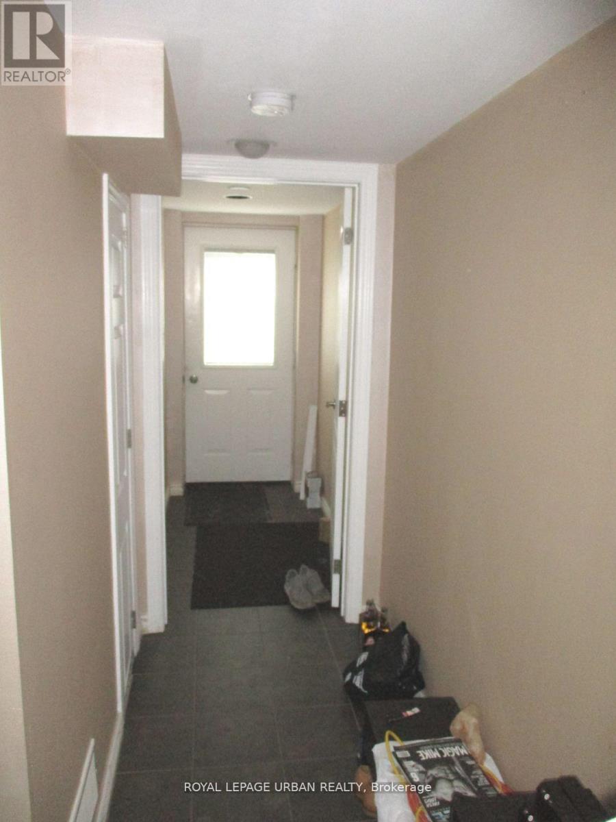 Duplex – B - 89 SQUIRES AVENUE, Toronto – photo 2